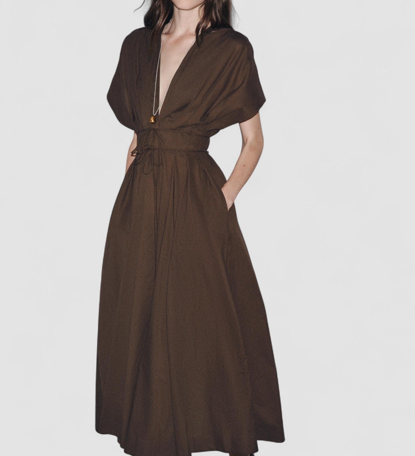 Siena Elegantní midi šaty, barva hnědá