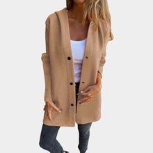 caroline-prijemna-bunda-na-knofliky