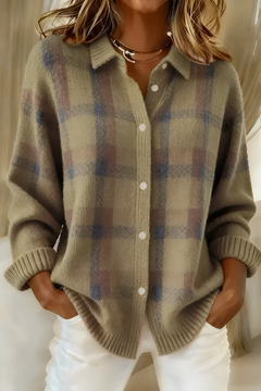 anna-cardigan-en-tricot-doux-a-carreaux