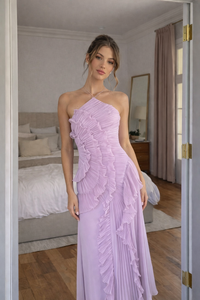 Tereza – Elegantní plisované šaty s asymetrickým střihem