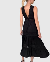 Ninfea - Bezrukávové midi šaty v boho stylu s krajkovými detaily
