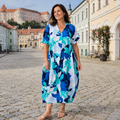 Dámské vzorované šaty s výstřihem do V